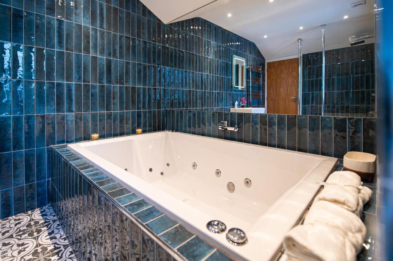 The Nest - Luxury 16 Person Apt W Jacuzzi & Parking Blackpool Exterior photo